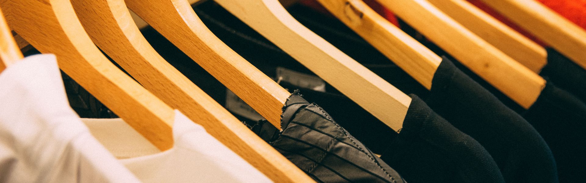 Hoe design en verkoop je t-shirts online